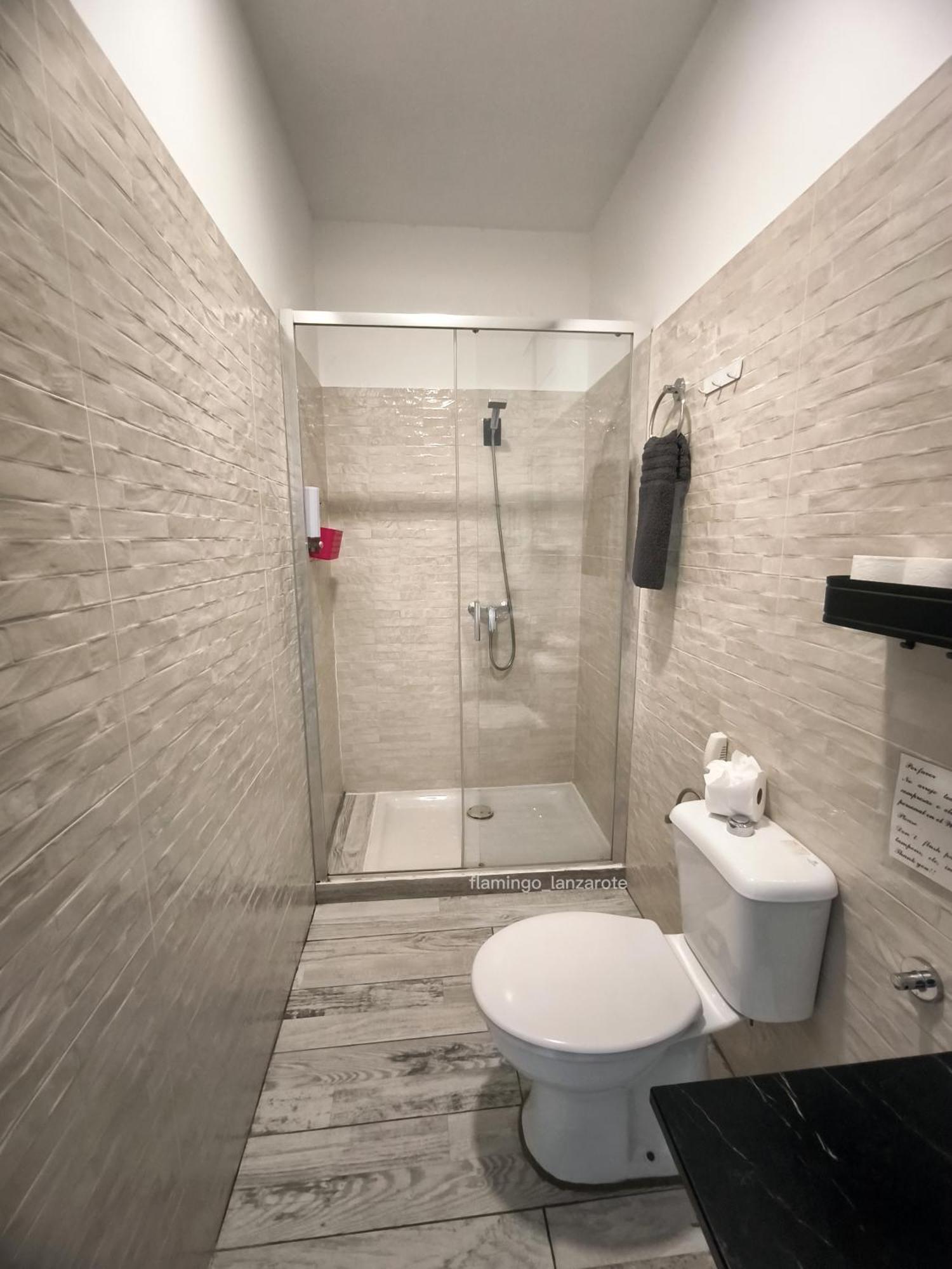 Habitacion Flamingo, Entrada Privada Y Bano Privado En Suite By Flamingo House, No Fumadores Arrecife  Exteriör bild